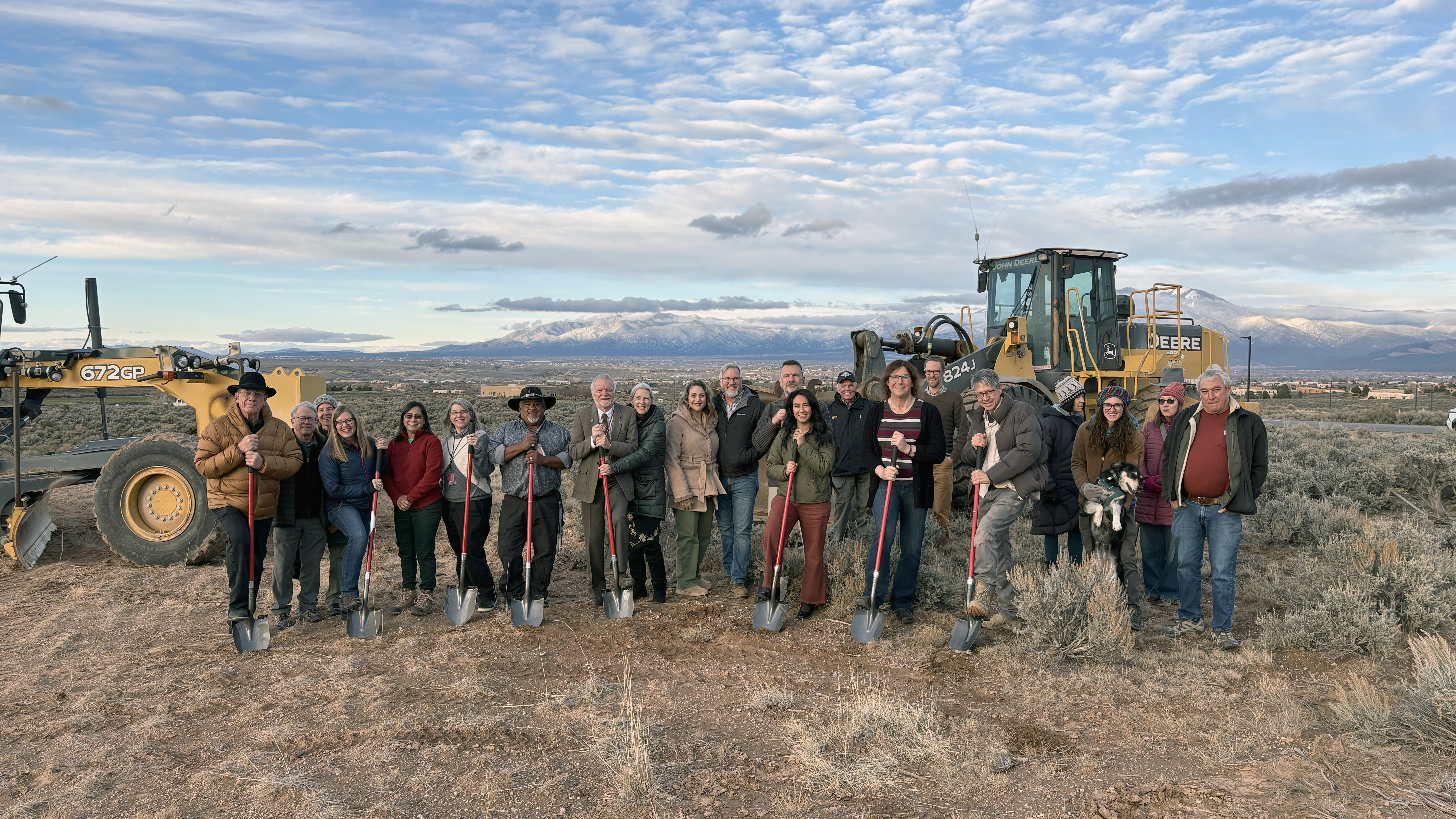 blog_unm_taos_observatory_groundbreak_1.jpg